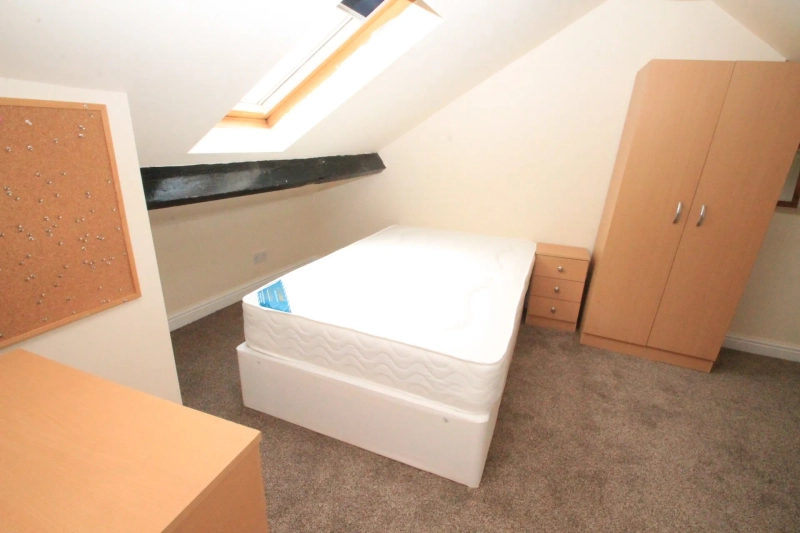 Victoria Terrace, LN1 1HZ - 4 Bed - Thumbnail 12